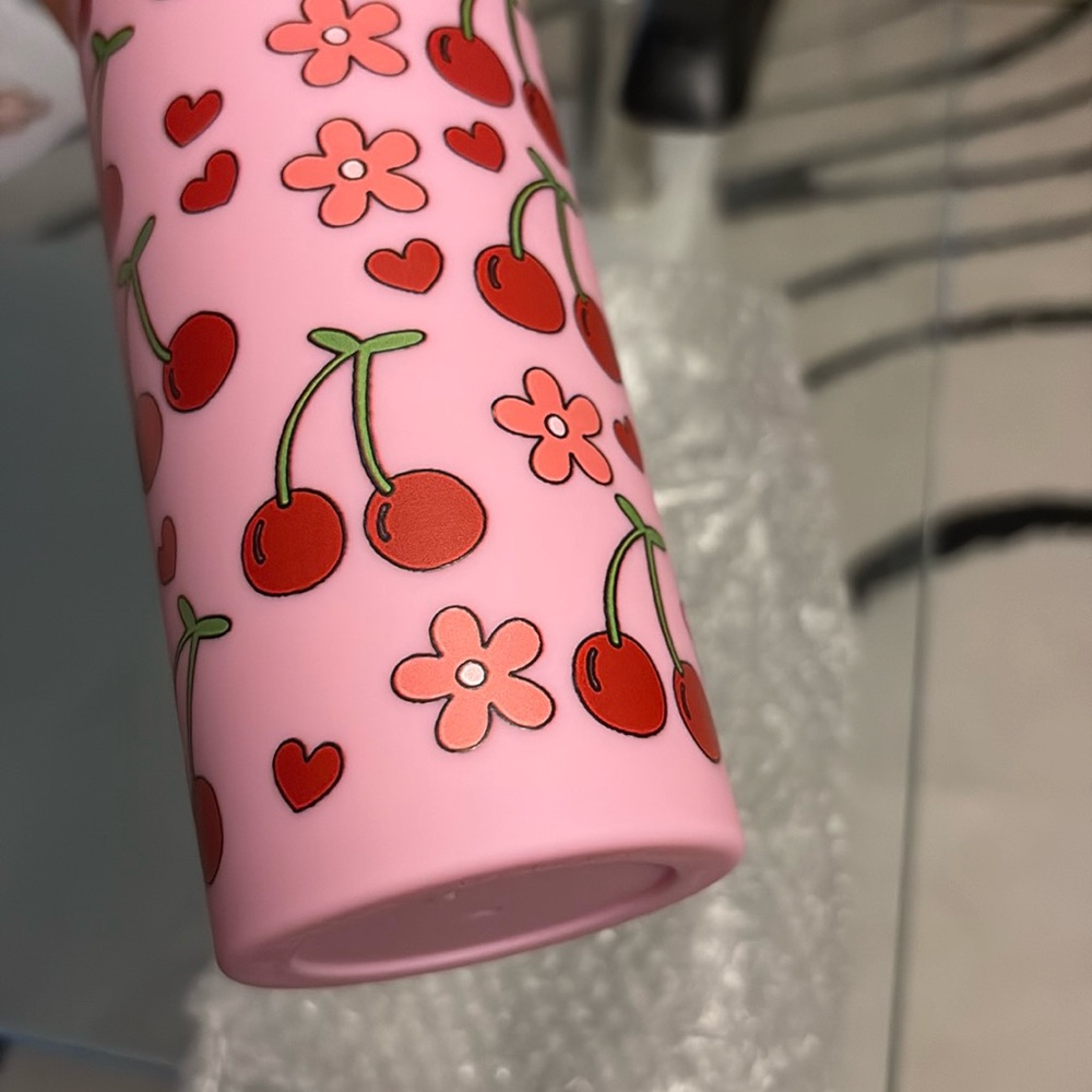 Charming Pink Tumbler with Cherry Motif - Picture 4 of 11